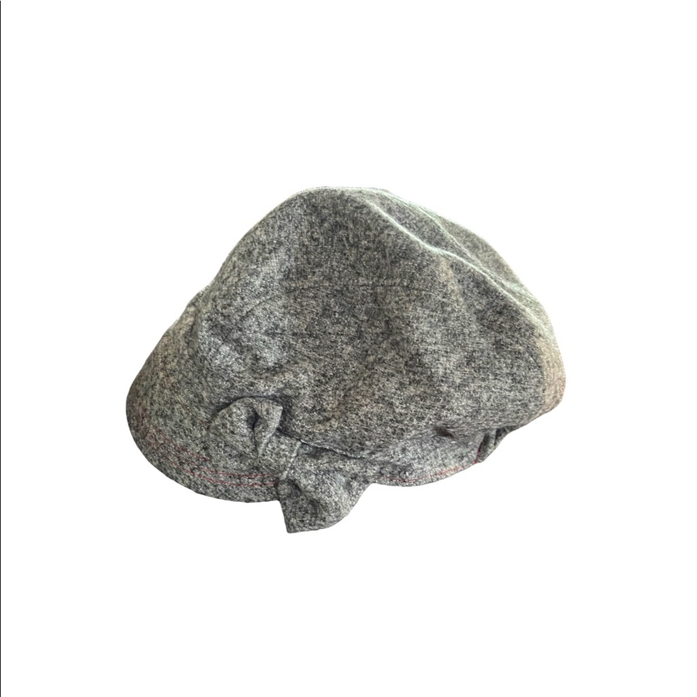 Vintage wool oversized newspaper boy cap.